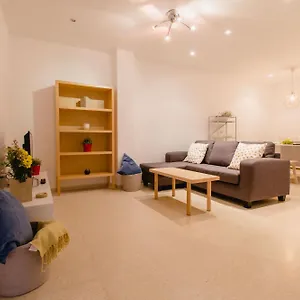 https://apartamento-el-patio-de-canovas.es-andalucia.com