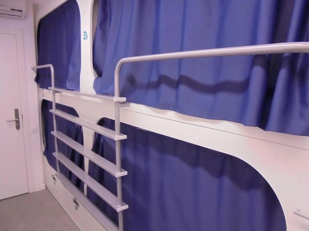 Dream Cube Hostel Barcelona Spanje